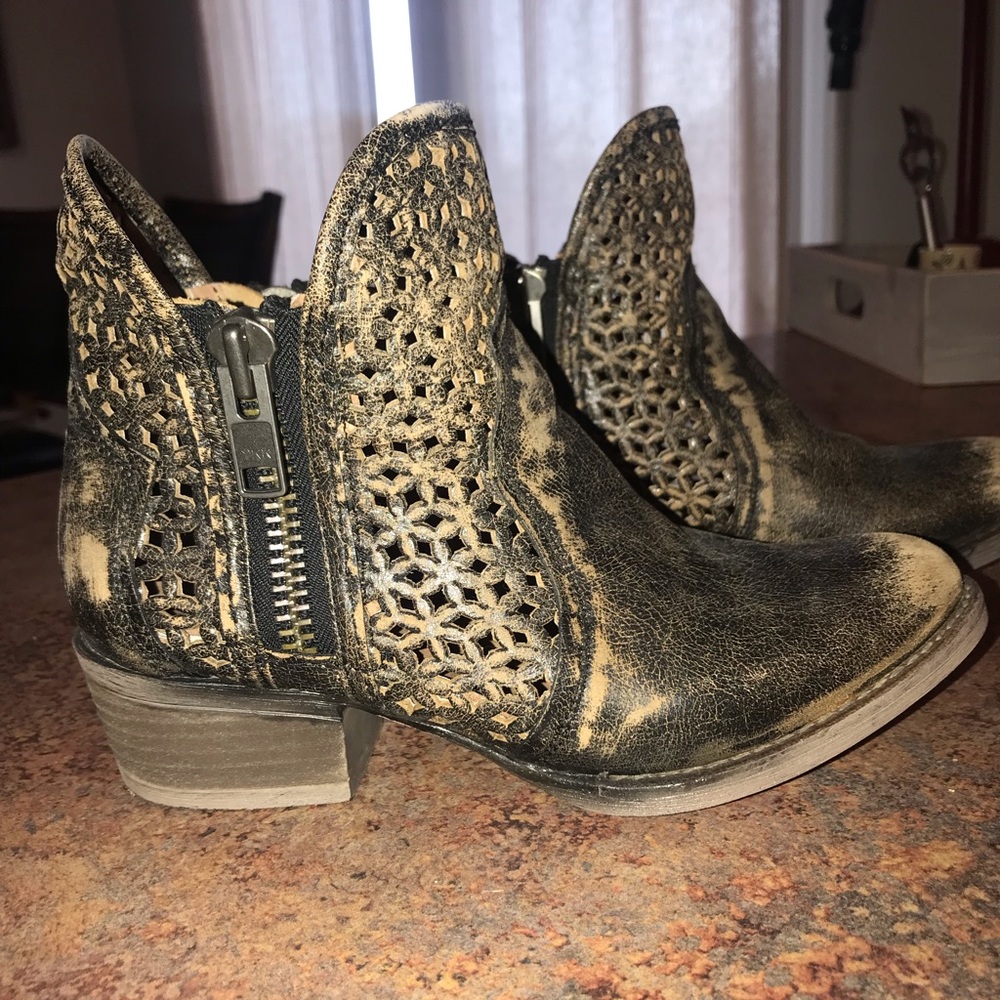 Circle G Booties